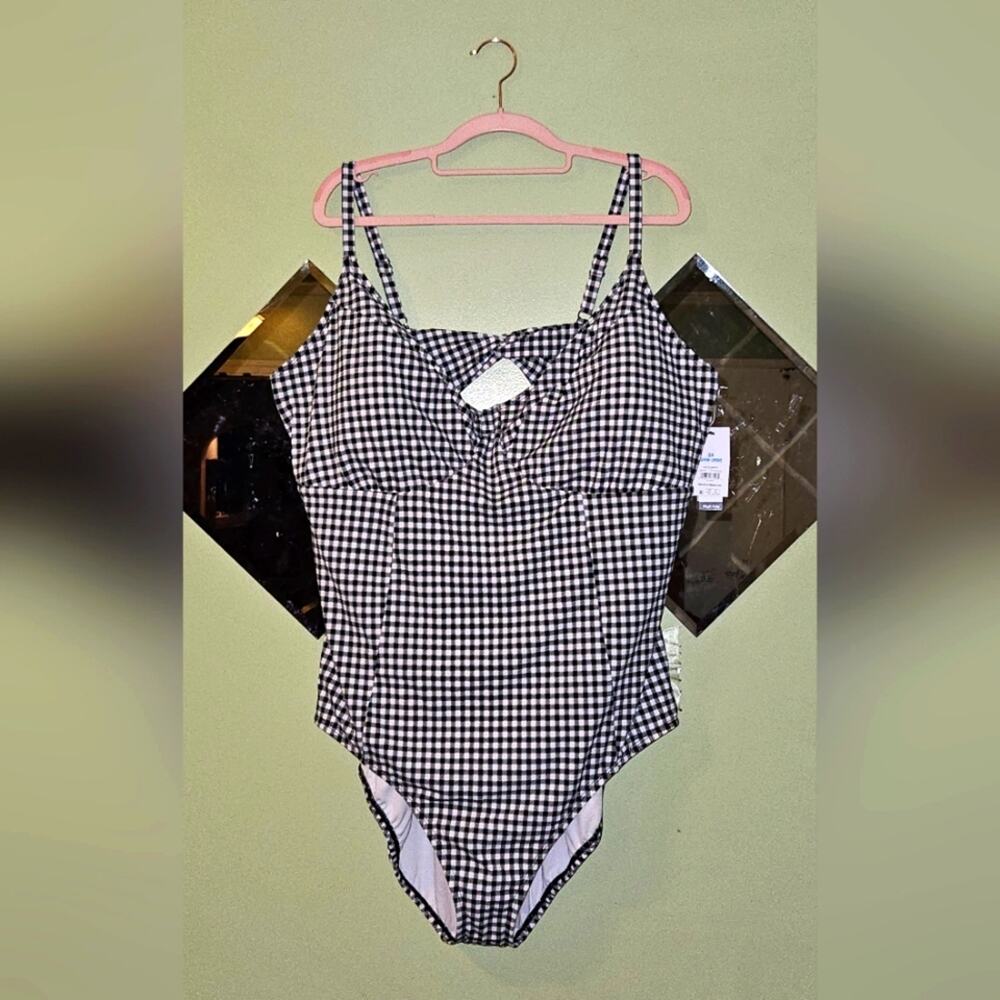 🩷 Time and Tru 3x 1 Piece Black/White Swimsuit NWT